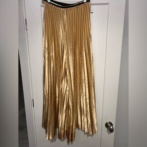 Elegant Gold Pleated wide leg pants size L/XL